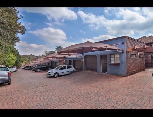 1 BEDROOM SECTIONAL TITLE FOR SALE IN BRAMLEY NORTH